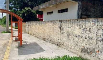Terreno de esquina a venda no bairro Fátima em Canoas. medindo 300m². Bem localizado em frente a nova avenida perimetral e nova unidade de saúde. Proprietário analisa terreno em Nova Santa Rita como p