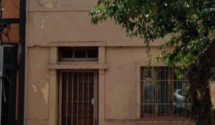 Casa no bairro Azenha ótima para residência ou pequeno comercio, marque  visita e venha conhecer