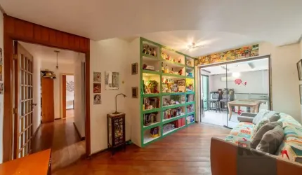 Venda de apartamento  Garden, dois dormitórios, 2 banheiros, sendo um com banheira e outro com cabine de banho com sauna,  um pátio grande, sem vaga de garagem. Obs. Tem estacionamento na frente do co