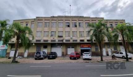 Prédio  no Bairro Floresta entre Farrapos e Voluntários da Pátria - Predio com 1767,91m quadrados com depósito com galeria, 03 lojas, 26 apartamentos e estacionamento. No Quarto Distrito, região com g