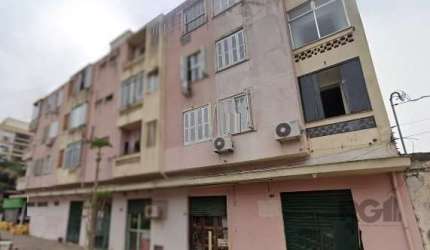 Ótimo apartamento no bairro Santana, de frente, com 32m² privativos, semi mobiliado, de 1 dormitório. Possui sala, sacada, 1 dormitório, banheiro com ventilação natural, cozinha americana e área de se