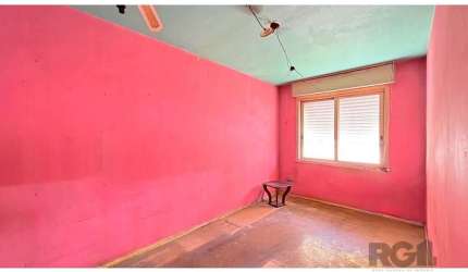 Venha conhecer este apartamento disponível para venda em Porto Alegre, localizado no bairro Partenon, na Rua Coronel José Rodrigues Sobral, próximo à 3ª Perimetral. Trata-se de uma oportunidade única 