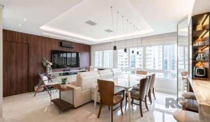 Descubra esta incrível cobertura no empreendimento My Way, localizada na Rua Mário Antunes da Cunha, 185, em Petrópolis, Porto Alegre. Com uma área privativa de 165,72 m² e total de 231,15 m², este es