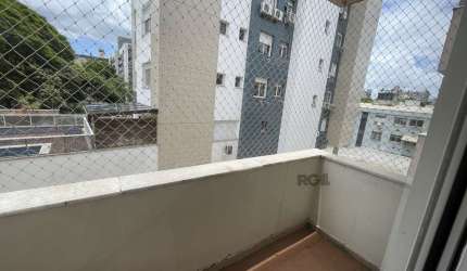 Apartamento desocupado de  1 dormitório com vaga/box coberto! Com sacada  no Passo da Areia em Porto Alegre. Ótimo apartamento ensolarado, silencioso, living amplo com sacada, copa cozinha, área de se
