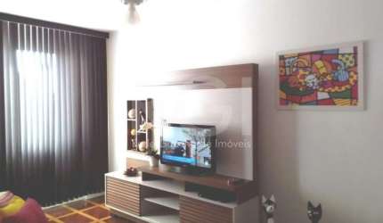 Vende! Impecável apartamento no bairro Glória.1 dormitório, living 2 ambientes, cozinha, área de serviço, banheiro social, sol da manhã. Ótimo edifício com salão de festas, jardim, Portaria 24h. Próxi