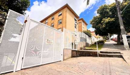 Excelente apartamento localizado no CONJUNTO RESIDENCIAL CRISTAL, localizado na Av. Taquary, nº 645 no Bairro Cristal. Apartamento com 35,57m² de área privativa muito bem iluminado. Possui 1 dormitóri
