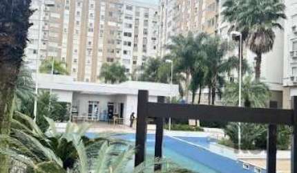 Apartamento mobiliado a venda em Canoas, próximo ao Park Shopping. Conta com 3 quartos, 1suíte, cozinha, sala, 2 banheiros e vaga de garagem coberta. O condomínio possui infra completa, piscina aqueci
