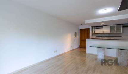 Apartamento 3 dormitórios, sendo uma 1 suíte, com duas 2 vagas de garagem.&lt;BR&gt;Apartamento com living para 2 ambientes com sacada fechada com churrasqueira, banheiro social, cozinha, área de serv