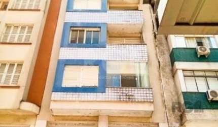 Apartamento de dois quartos no centro de Porto Alegre. &lt;BR&gt;Condomínio com interfone, 2 elevadores. Localizado em ótima região próximo da Av. Borges de Medeiros, do Zaffari, do Palácio da Justiça
