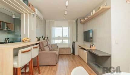 Você precisa conhecer este lindo apartamento de 2 dormitórios no condomínio Vida Viva Horizonte. Com decoração moderna e bom gosto impecável, o imóvel de 62m² privativos conta com 2 dormitórios sendo 