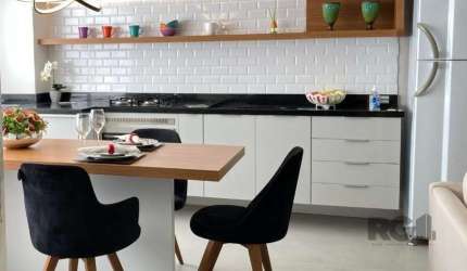 Apartamento em Canoas, novo e pronto para morar. Conta com 2 dormitórios, banheiro social, sala de estar, jantar e cozinha integradas, churrasqueira, espera para split e para aquecedor, medidores indi
