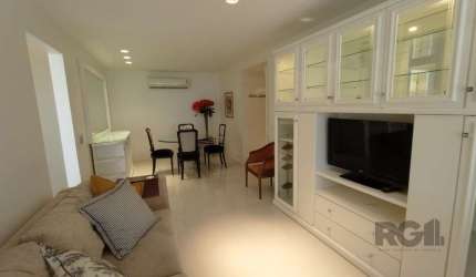 Apartamento de 3 quartos, 1 suíte, 1 vaga coberta e escriturada&lt;BR&gt;&lt;BR&gt;Com espaços amplos e bem distribuídos, este apartamento conta com hidro na suíte, living para dois ambientes, banho s