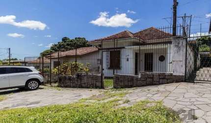 Terreno à Venda com área total de 528m² na Rua Guilherme Alves, 1732, Bairro Partenon. Oportunidade para incorporadoras interessadas em construção de prédio residencial! Localização Estratégica: Terre