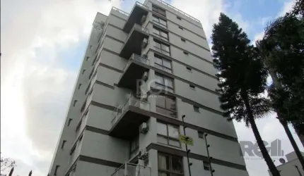 Amplo imóvel  com  136,87m2 de área privativa, 1 suíte, 3 dormitórios/quarto, banheiro social, lavabo,  living com 2 ambiente  e vaga para 2 carros escrituradas .&lt;BR&gt;Apartamento próximo ao Parcã