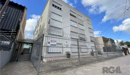 Descubra seu novo lar em um excelente apartamento disponível para venda, situado na Rua Cairu 303, próximo ao Boubon Zaffari Assis Brasil, em Navegantes, Porto Alegre. Este espaçoso apartamento desocu