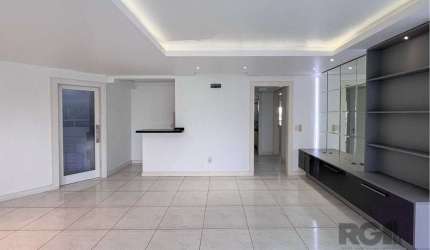 Descubra o equilíbrio perfeito entre conforto, sofisticação e localização privilegiada neste incrível apartamento de 146m², situado no coração de Canoas. Localizado no sexto andar, este imóvel encanta
