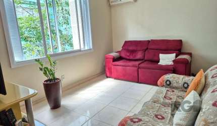 Imóvel reformado.&lt;BR&gt;Originalmente com 04 dormitórios, transformado em 3 com sala estendida.&lt;BR&gt;Cozinha com área de serviço separada.&lt;BR&gt;banheiro completo + lavabo.&lt;BR&gt;Vaga esc