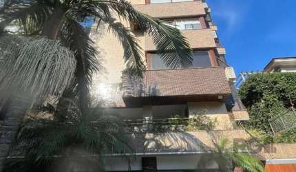 Cobertura de 3 quartos, suíte e 3 vagas de garagem no bairro Auxiliadora em Porto Alegre.&lt;BR&gt;&lt;BR&gt;Conforto, espaço e sofisticação em um só lugar!&lt;BR&gt;&lt;BR&gt;Este incrível apartament