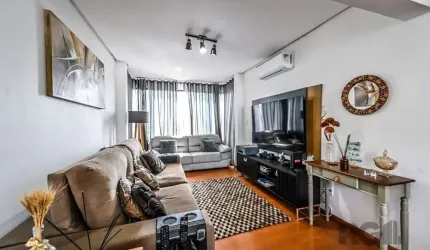 Cobertura Exclusiva com Vista para o Rio Guaíba e Pôr do Sol! Se você busca sofisticação, conforto e uma vista deslumbrante, esta cobertura é a escolha perfeita! Com 207m² privativos, este imóvel ofer