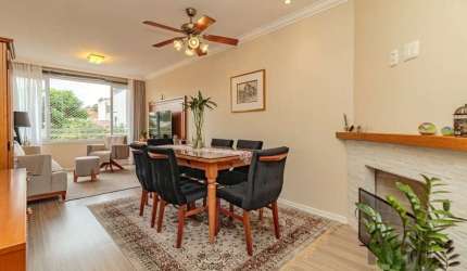 Descubra este excelente apartamento residencial à venda em Porto Alegre, no prestigiado bairro Cristo Redentor. Com 74m² de área privativa, esta propriedade oferece um ótimo custo-benefício, sendo a e