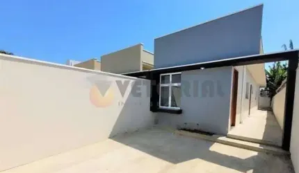 Linda casa no bairro do Golfinho!!!