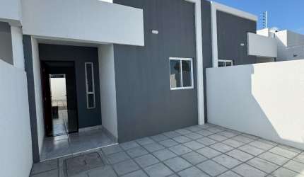 Casa pronta para morar em rua calçada 2 quaros, 1 suite
