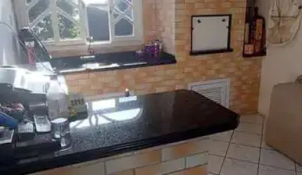 Sobrado para Venda em Joinville, BOA VISTA, 4 dormitórios, 1 suíte, 1 banheiro, 3 vagas