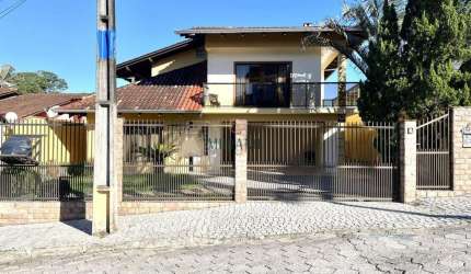 Sobrado com 4 dormitórios à venda, 348m² por R$ 1.380.000,00 - Costa e Silva - Joinville/SC