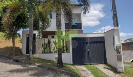 Casa com três quartos (1 suíte) a venda no Alto das Palmeiras!