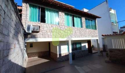 Vendo Casa com 4 quartos sendo 1 suíte
