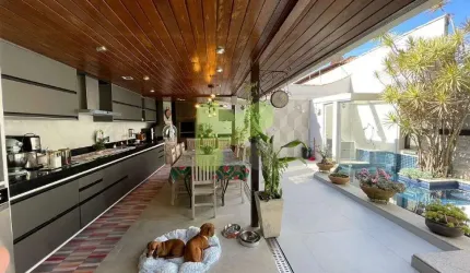 Casa à venda, 5 quartos, 4 suítes, 2 vagas, Praia do Pecado - Macaé/RJ