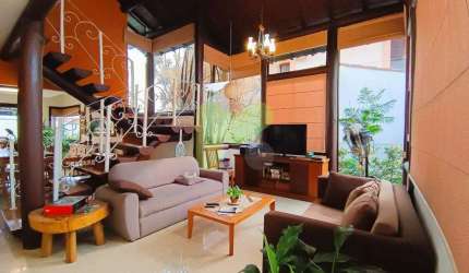 Casa à venda excelente padrão, 3 quartos (1 suite), 4 vagas, Gloria - Macaé/RJ.