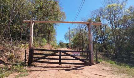 Chácara / sítio com 1 quarto à venda em Barreiro, Santo Antônio de Posse , 96800 m2 por R$ 3.000.000