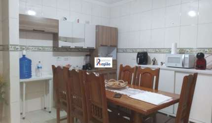 Lindo sobrado na Região da Penha com 4 dormitórios e amplo terraço  em excelente localização