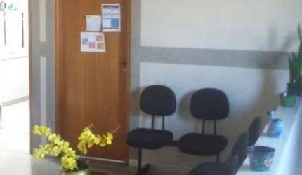 SALA COMERCIAL NA RUA DO METRO DA GUILHERMINA ESPERANÇA DE 28 M²