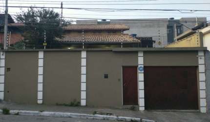SOBRADO COM 3 DORMITORIOS E 1 SUITE NA REGIÃO DA PENHA.
