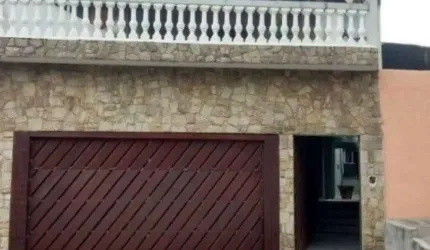 SOBRADO NA REGIÃO DA VILA RE