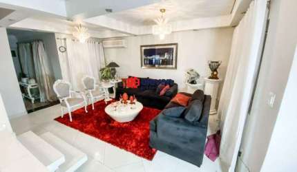 Casa sobrado com 3 quartos sendo uma suíte e com 3 vagas no bairro do Gonzaga
