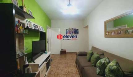 Aconchegante Apartamento Térreo com 2 Dormitórios no Marapé, Santos