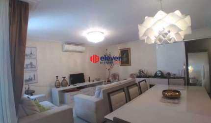 Apartamento a venda no Gonzaga, 1 quadra da praia em Santos.