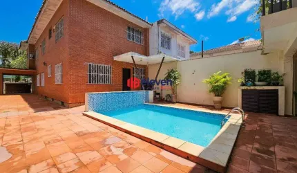 Casa a Venda com piscina - Embaré/Santos