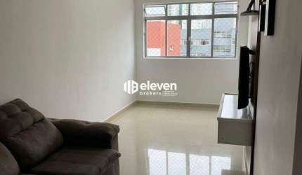 Apartamento reformado , amplo, 2 dormitórios