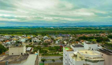 Apartamento de 220 m², com vista livre no Aquarius.