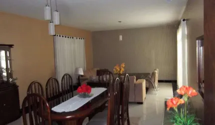 Casa Shangri-lá com 04 terrenos ótima localização RS 1.550.000,00
