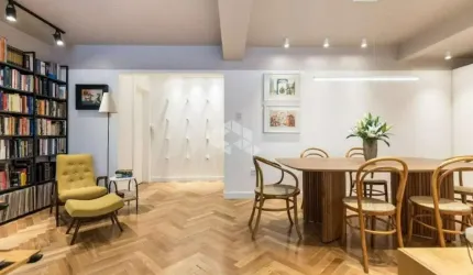 Apartamento com 2 quartos à venda na Rua Eça de Queiroz, 797, Petrópolis, Porto Alegre por R$ 800.000