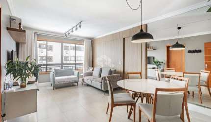 Apartamento com 2 quartos à venda na Rua Roque Calage, 886, Passo da Areia, Porto Alegre por R$ 670.000
