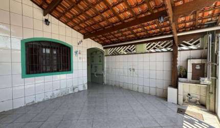 Casa com 2 dormitórios à venda, 70 m² por R$ 420.000,00 - Maracanã - Praia Grande/SP