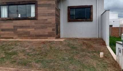 Casa a venda no condomínio Atlanta.