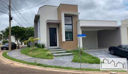 Casa a venda no Condomínio Village Damha II
