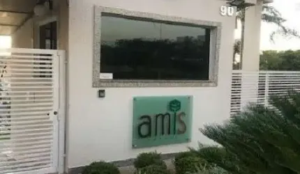 Apartamento com 2 dormitórios para alugar, 50 m² por R$ 910,00 - Condomínio Edifício Parque Amis - Araraquara/SP